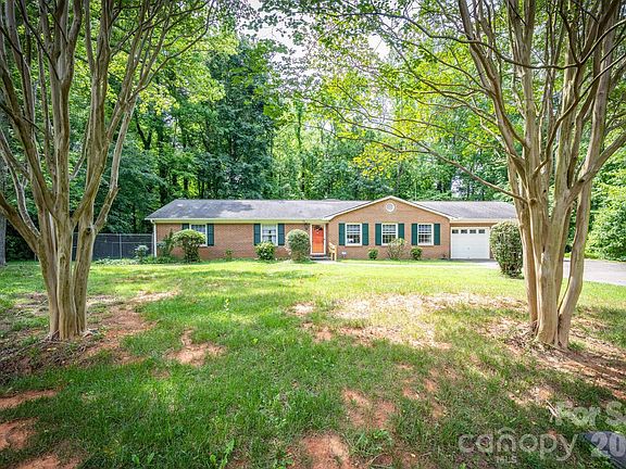 4th image of 236 Heritage Pl