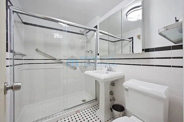Sold by Moda Realty | media 18