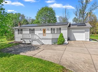305 Highland Dr, Natrona Heights, PA 15065