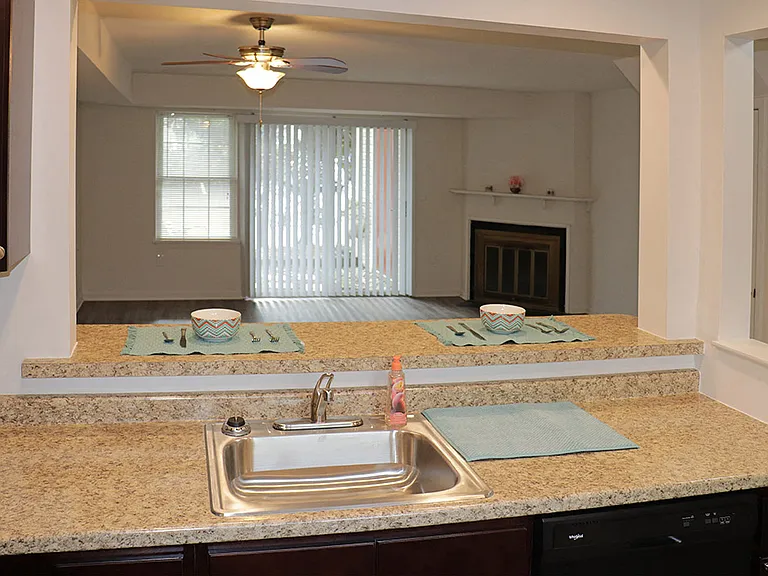 Parktowne Townhomes — Photo 9