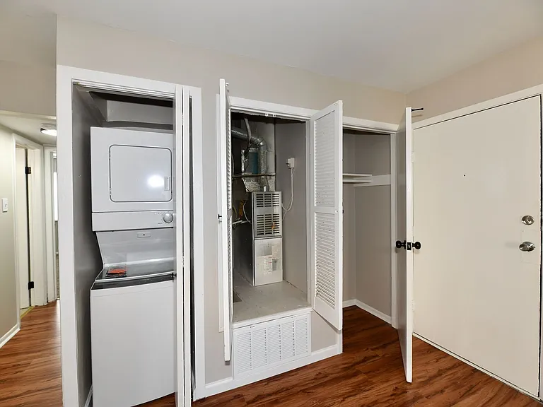 The Cedars Apartment Homes — Photo 37