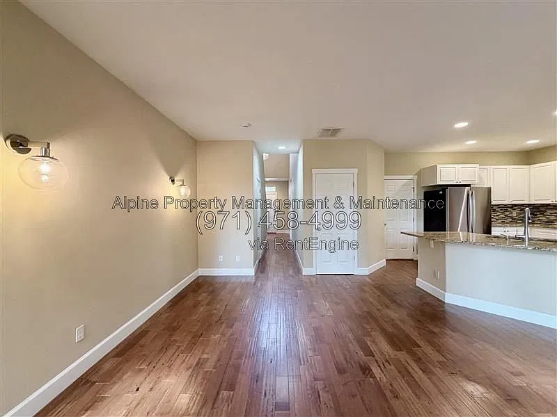 4 bed, 2.5 bath, 1683 sqft, $2,695 — Photo 3