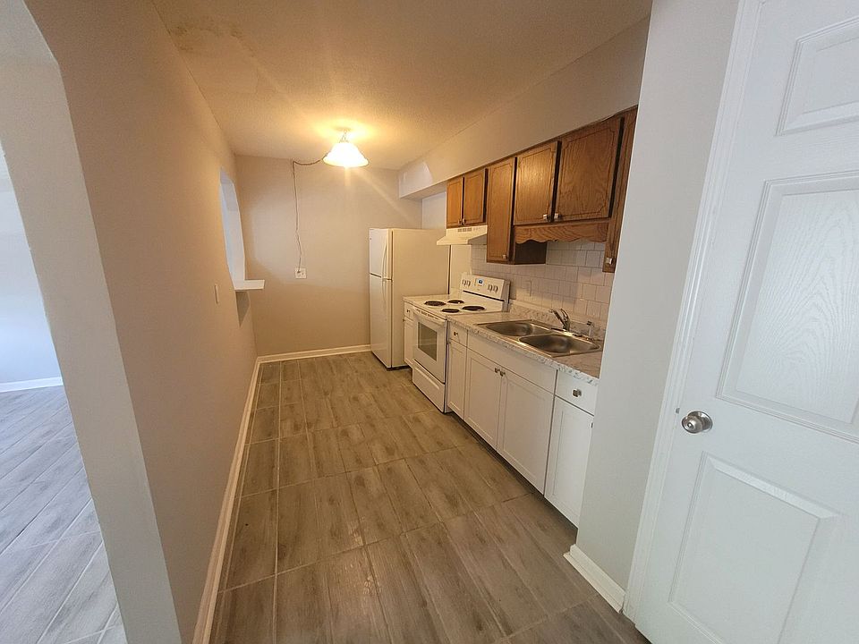 2nd image of 130 S Estes Dr APT J2