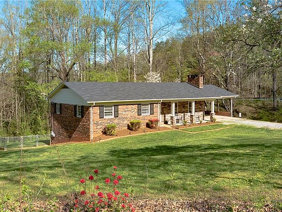 4th image of 1405 Omni Ln