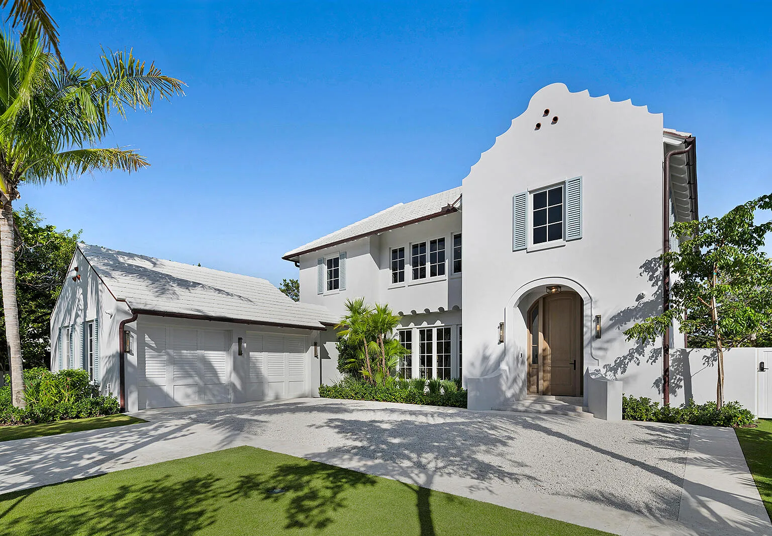 4 bed, 4.5 bath, 4200 sqft, $50,000 — Photo 4