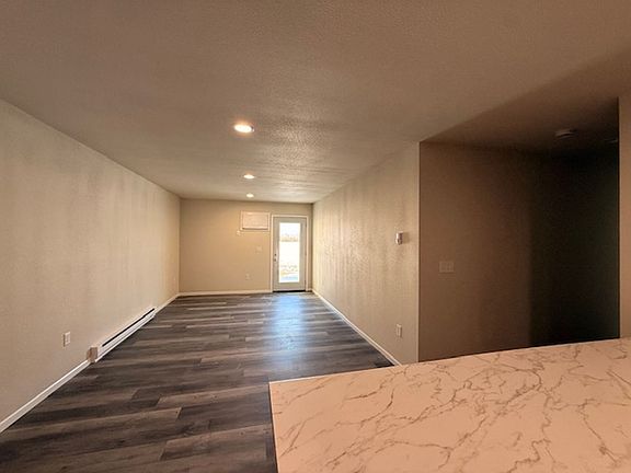 5th image of 217 Brock Ave