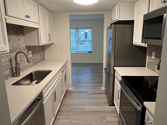 5th image of 9408 Lexington Cir APT C