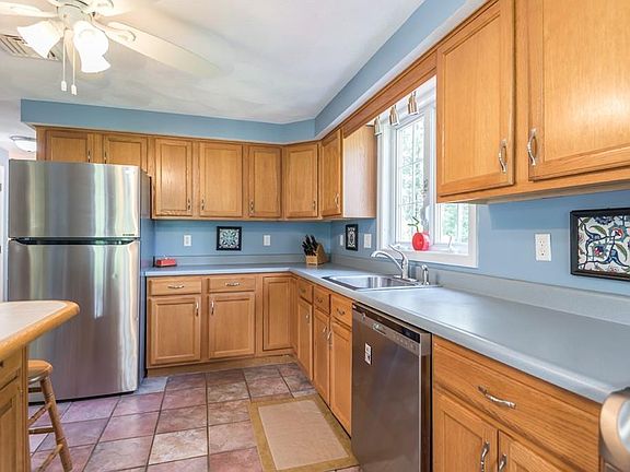 4th image of 70 Briana Lee Cir