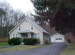 114 Spring Run Rd, Mill Hall, PA 17751