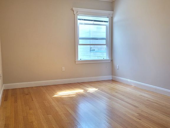 4th image of 1824 25th Ave