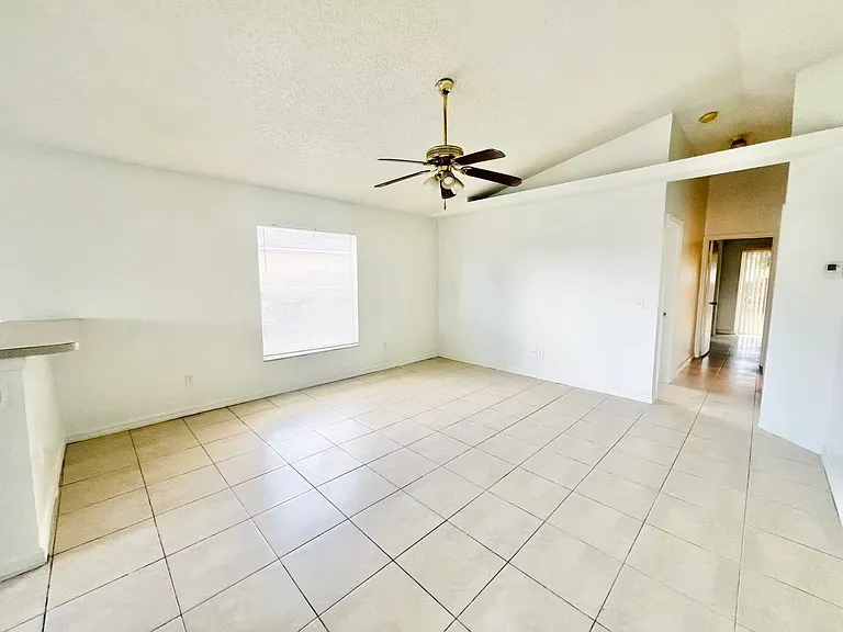 464 Spreading Oak Cir — Photo 10
