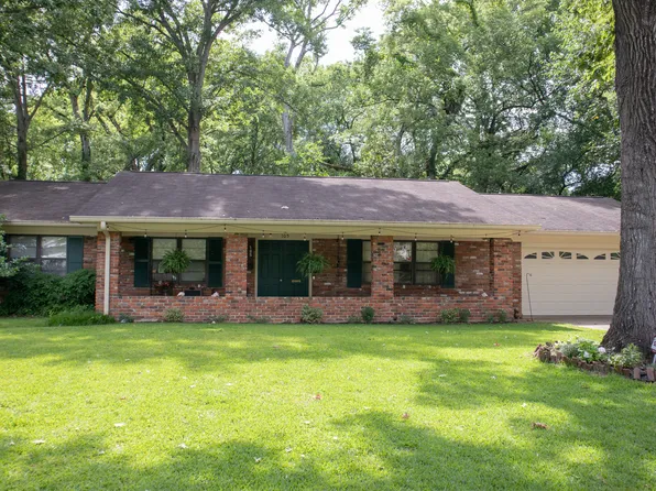 105 Edgewood Dr, Starkville, MS 39759