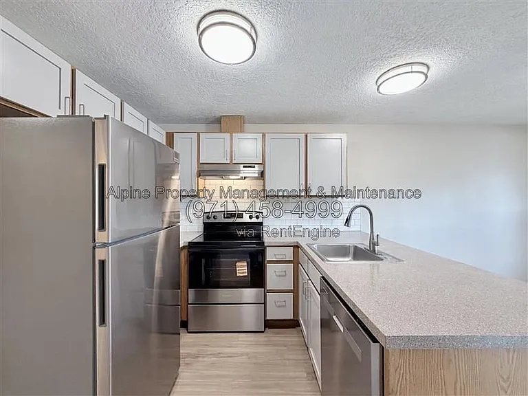 13062 SE Powell Blvd #5 — Photo 1