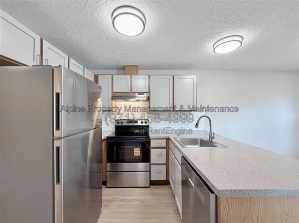 13062 SE Powell Blvd APT 5, Portland, OR 97236