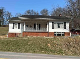 825 Colfax Rd, Fairmont, WV 26554