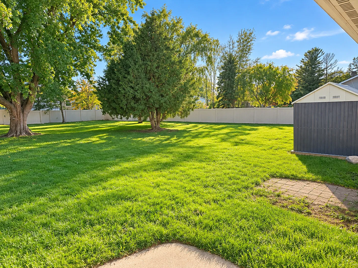 2 bed, 1.5 bath, 1005 sqft, $1,400 — Photo 4