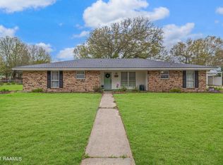 212 Amberwood Dr, Youngsville, LA 70592