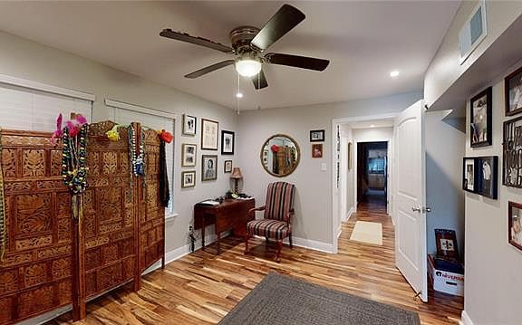 5th image of 4514-12 Eden St
