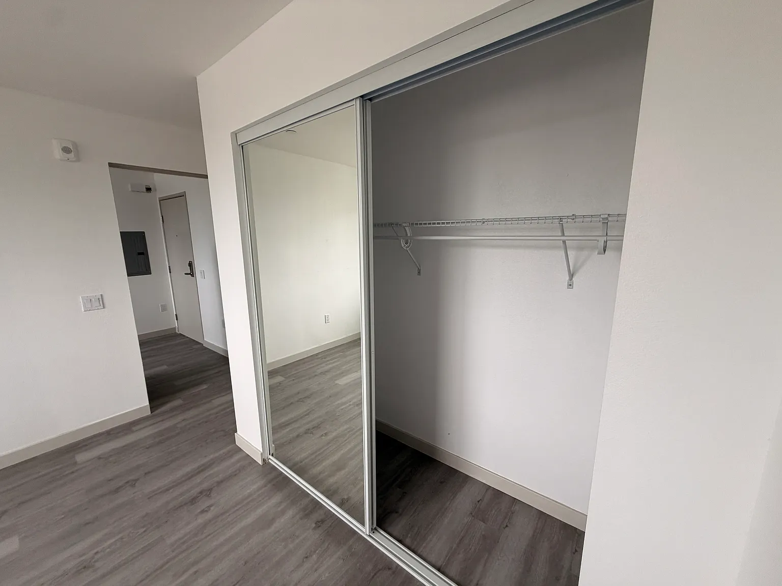1 bed, $2,289 — Photo 4