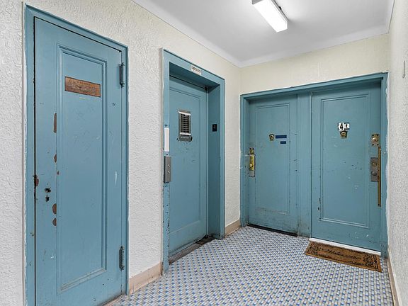 4th image of 4026 Carpenter Ave