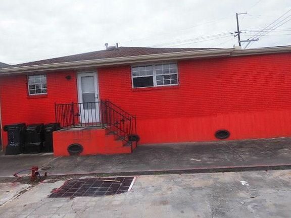 2nd image of 4767 Longfellow Dr