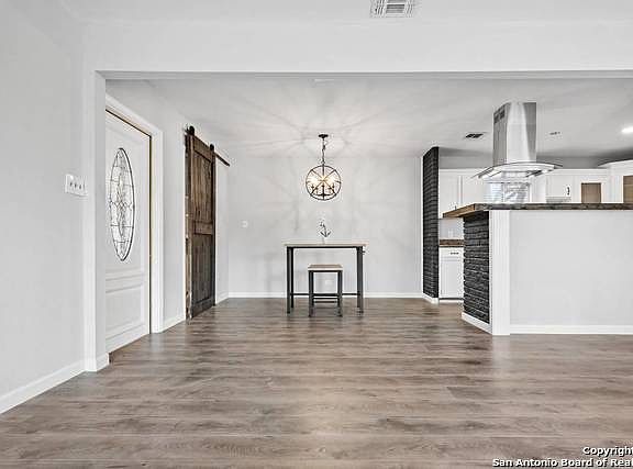 5th image of 438 E Glenview Dr