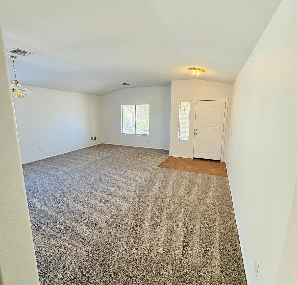 3 bed, 2150 sqft, $1,950 — Photo 2
