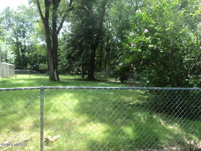 2nd image of 2327 Stevens Ave