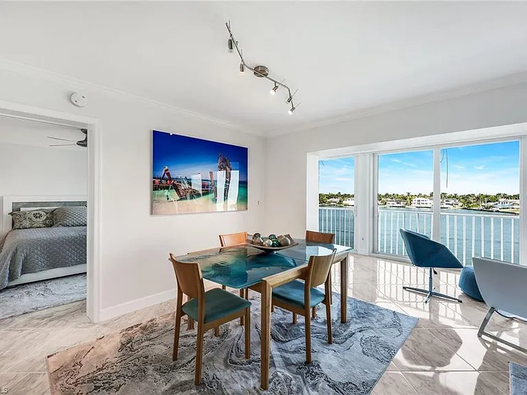 2750 Gulf Shore Blvd N #402 — Photo 5