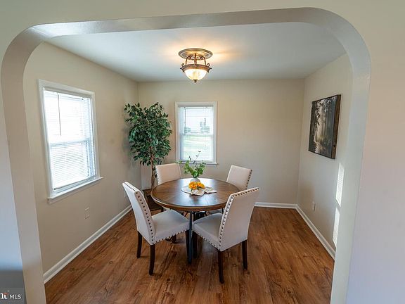 3rd image of 1110 Rohrerstown Rd