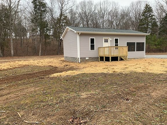 3rd image of 160 Spencer Ln