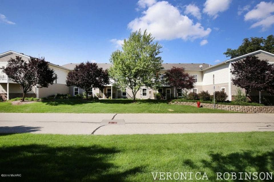 1st image of 6026 E Fieldstone Hills Dr SE Unit 7
