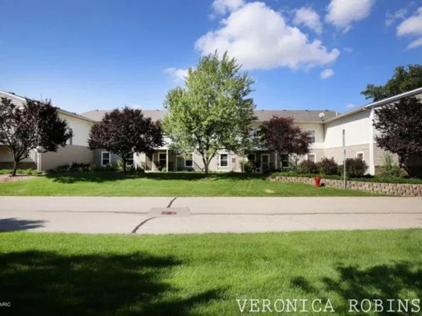 6026 E Fieldstone Hills Dr SE Unit 7, Caledonia, MI 49316