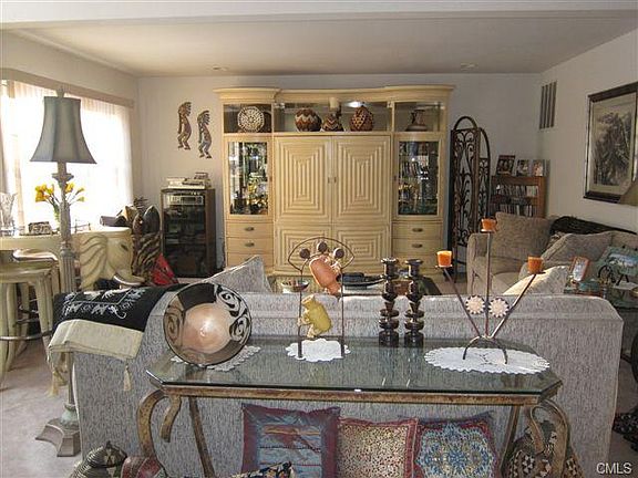 4th image of 35 L Hermitage Dr