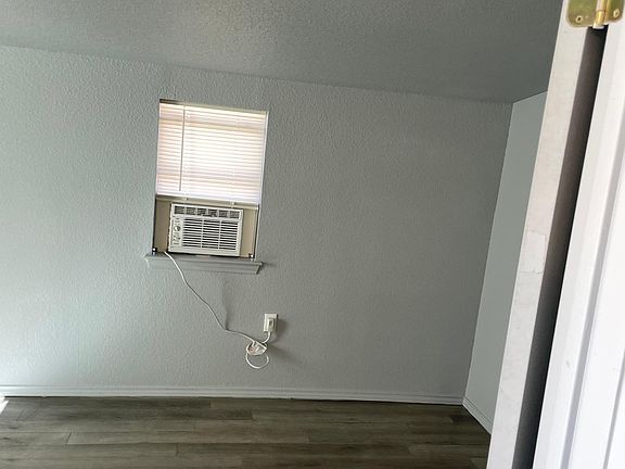 5th image of 813 NE 2nd St