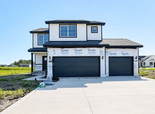 1535 NW Alderleaf Dr, Waukee, IA 50263