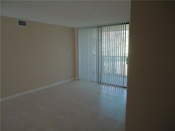 5th image of 10101 W Sunrise Blvd APT 202