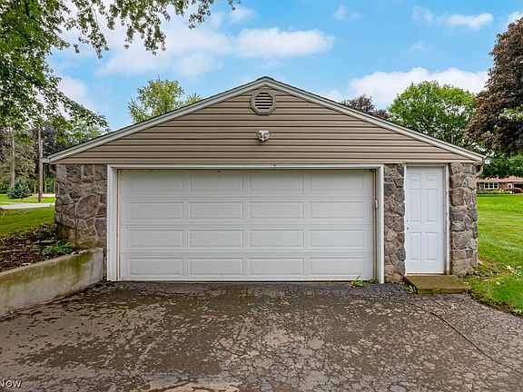 3rd image of 1678 Westwood Cir