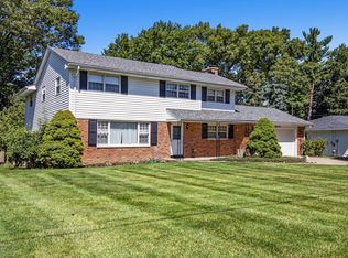 5116 Mapleridge Dr, Portage, MI 49024