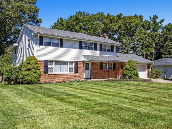 5116 Mapleridge Dr, Portage, MI 49024