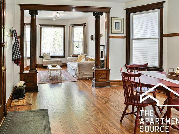 2nd image of 1517 W Oakdale Ave #2F