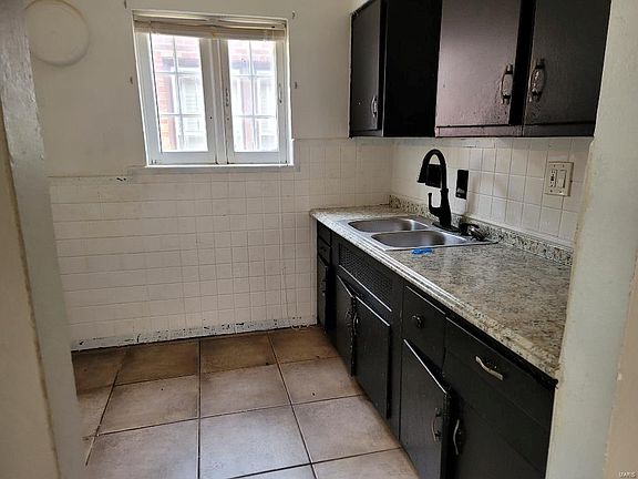 5th image of 5926 Park Ln