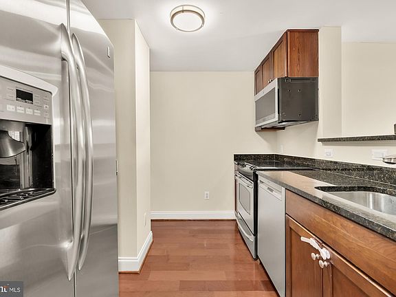 2nd image of 1020 N Highland St Unit 622