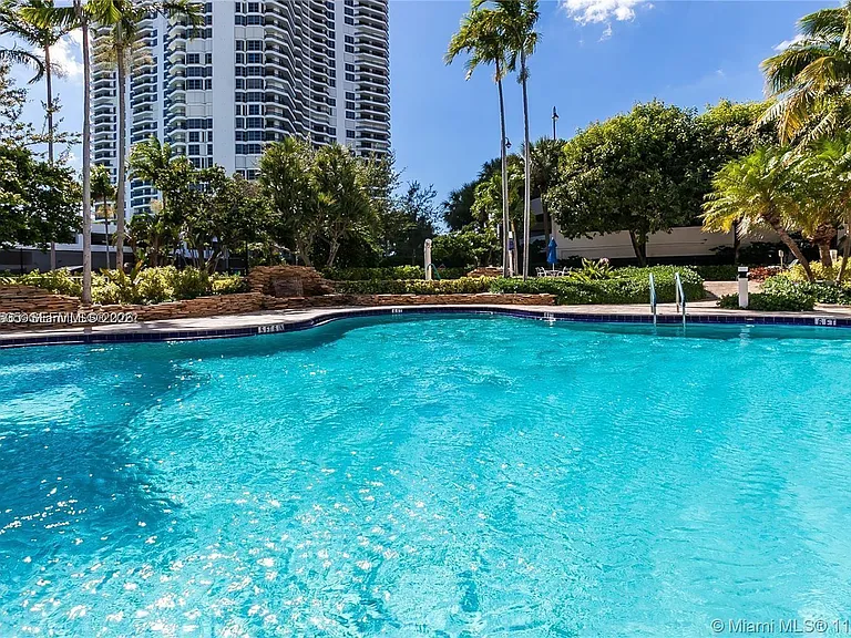 3500 Mystic Pointe Dr #1206 — Photo 44
