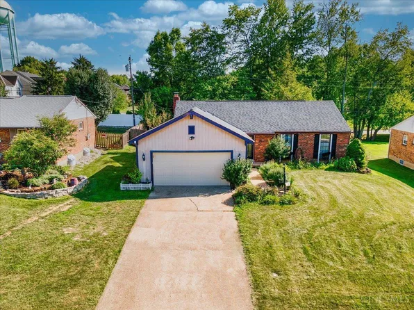 8399 Shenstone Dr, Cincinnati, OH 45255