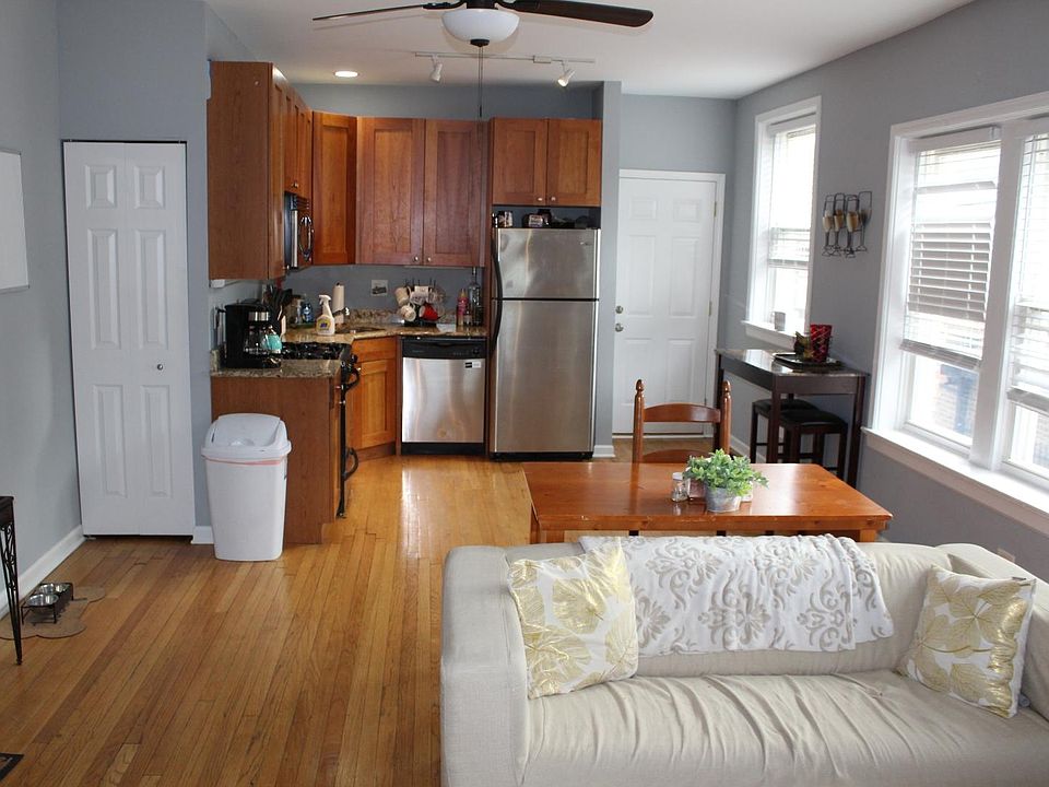 Living / Kitchen Area