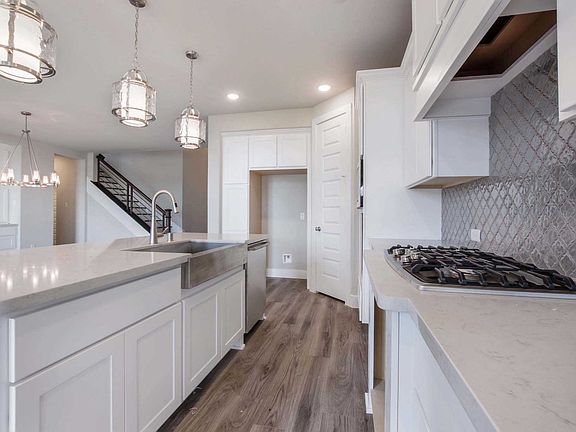 3rd image of 2619 Country Ln