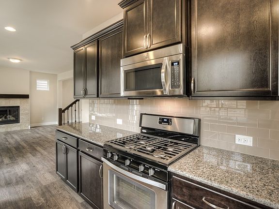5th image of 725 207th St SW #1