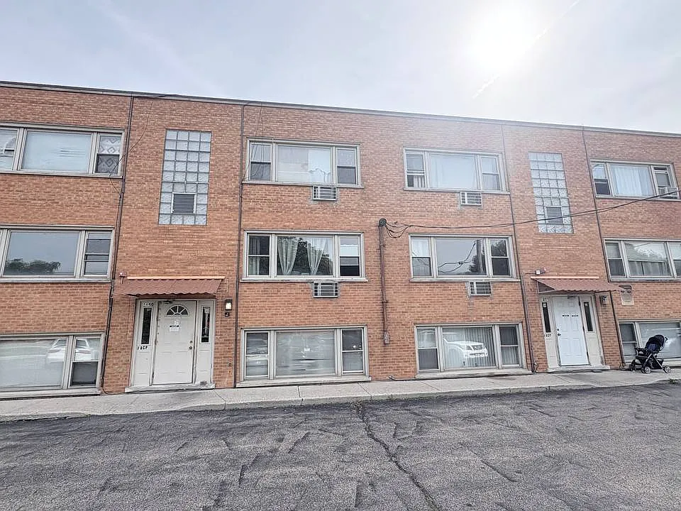 1350 W Irving Park Rd #2