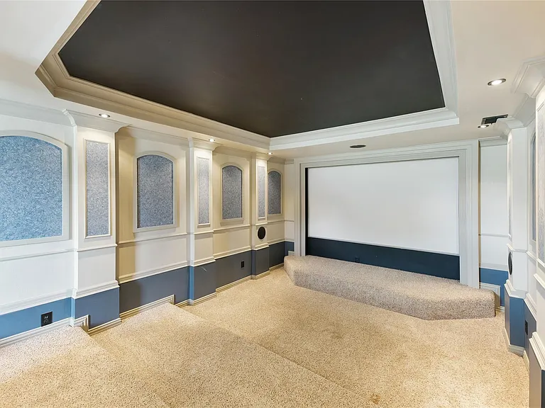 776 Monticello Cir — Photo 27